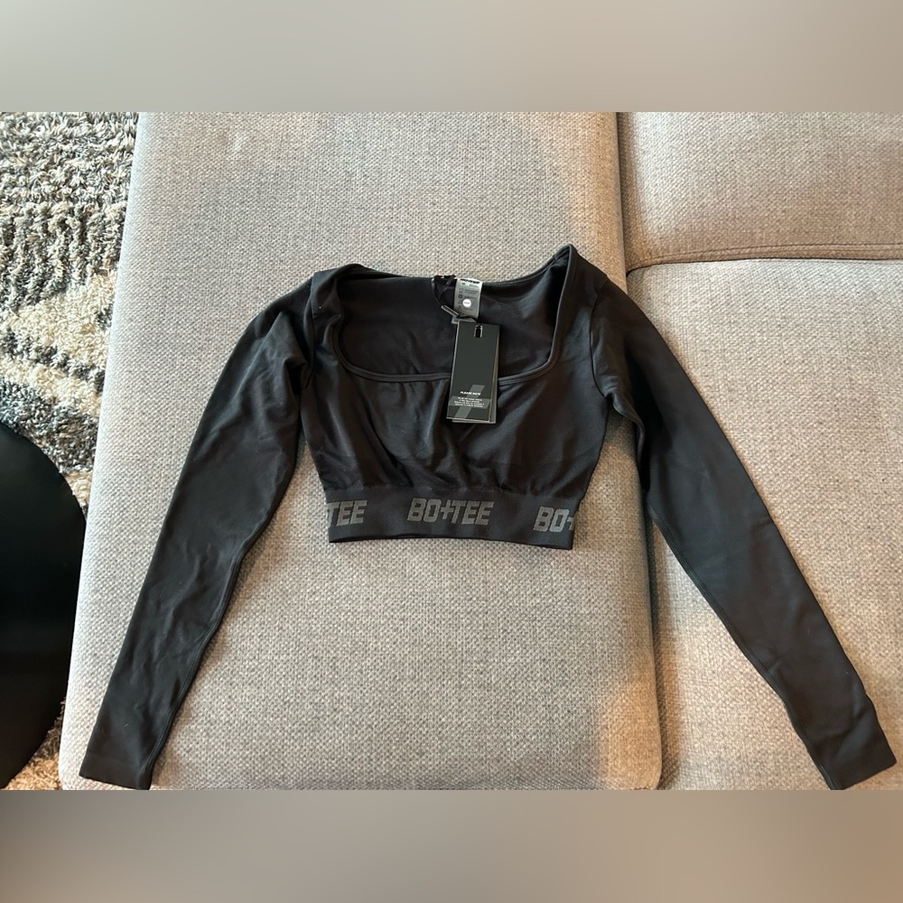 NWT Bo+Tee Long sleeve crop